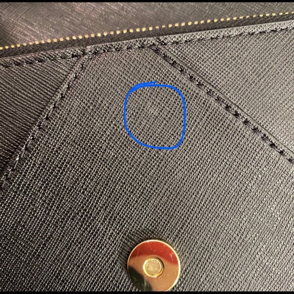 Tory Burch Robinson Wristlet - Picture 12 of 13